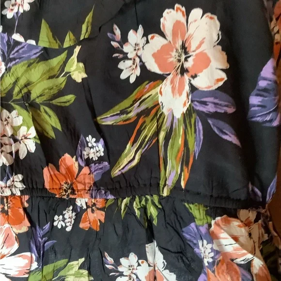 Patrons of peace sleeveless top - Picture 10 of 10